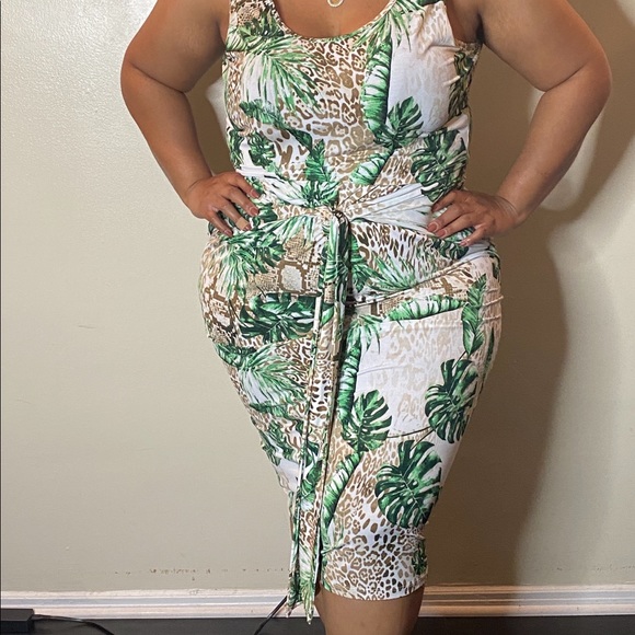 Dresses & Skirts - Floral 2 piece body con